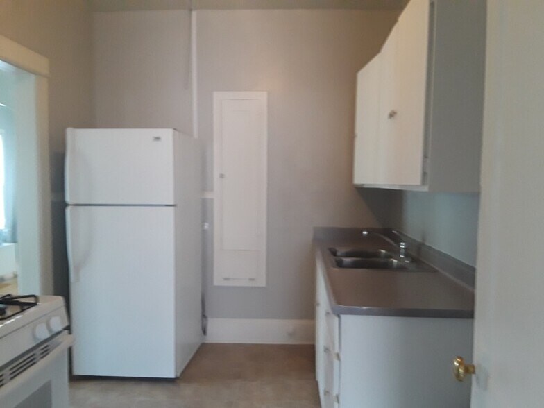 Building Photo - 880 E 100 S