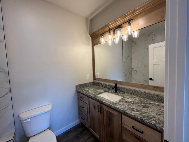 Building Photo - Rent Reduced! Rent Special $100 Off the First 2 Month of Rent!!