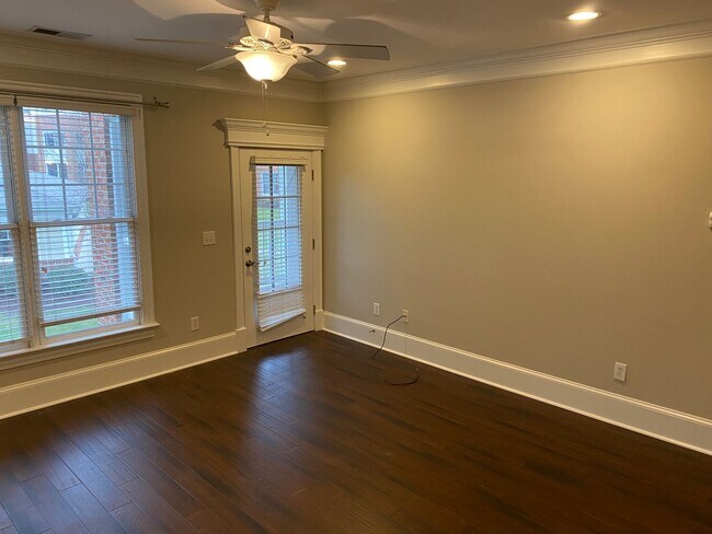 Building Photo - 824 Waterford Lake Dr