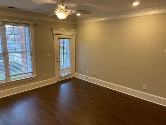 Building Photo - Charming 1-Bedroom Home in Secure Cary Loc...