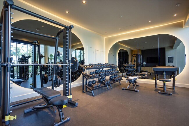 Building Photo - 580 72nd St