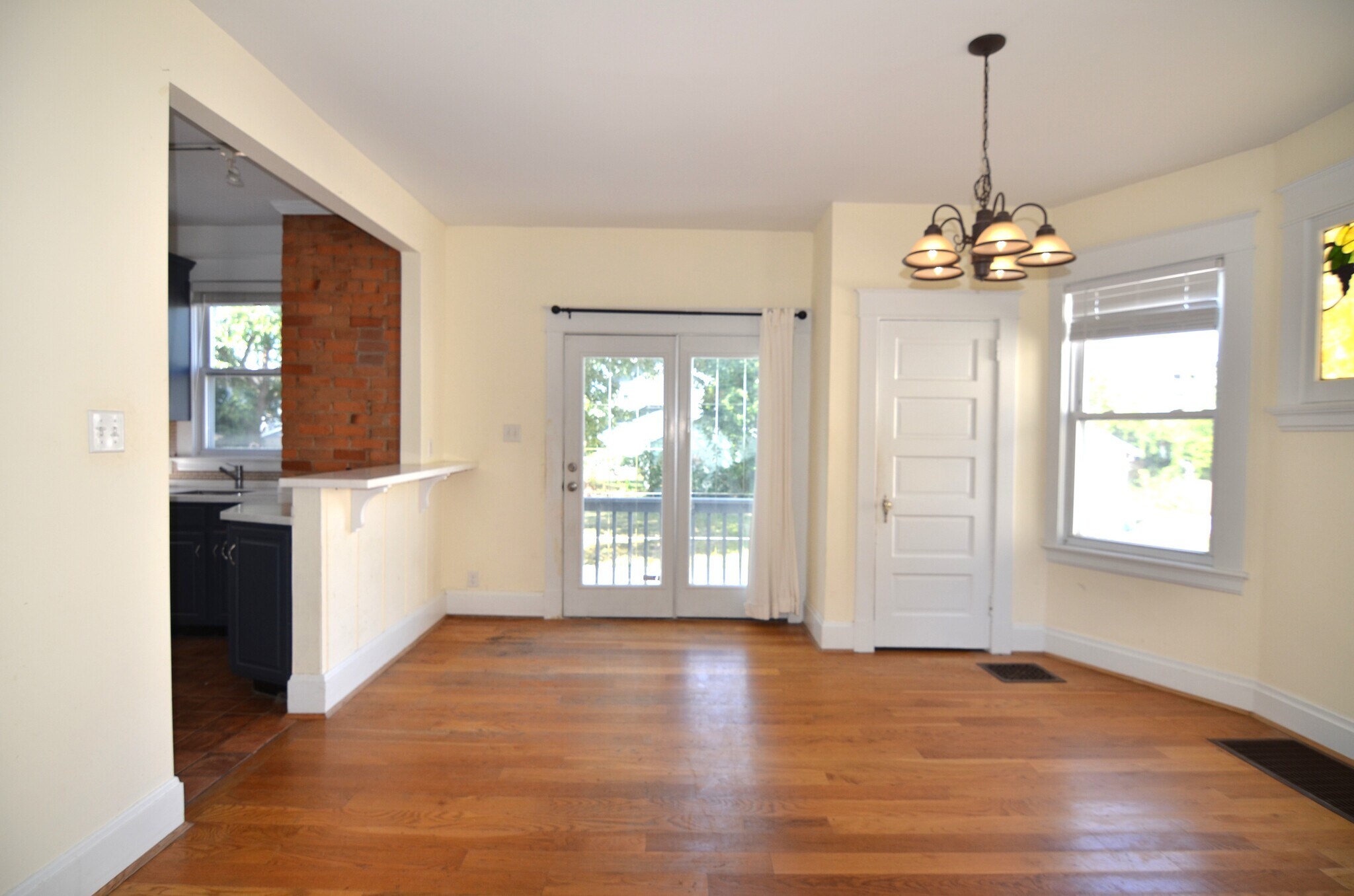 Building Photo - 2748 Markbreit Ave