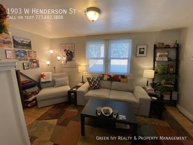 Primary Photo - Sunny, Top floor, Roscoe Village 2 bed/1 b...