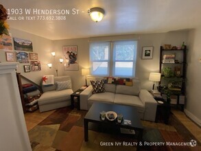 Building Photo - Sunny, Top floor, Roscoe Village 2 bed/1 b...