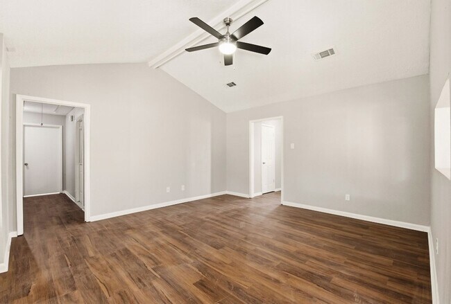 Building Photo - 3120 Royal St