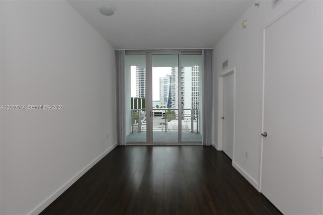 Building Photo - 2200 NE 4th Ave