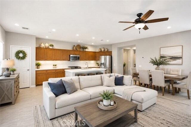 Building Photo - 748 Mira Grande
