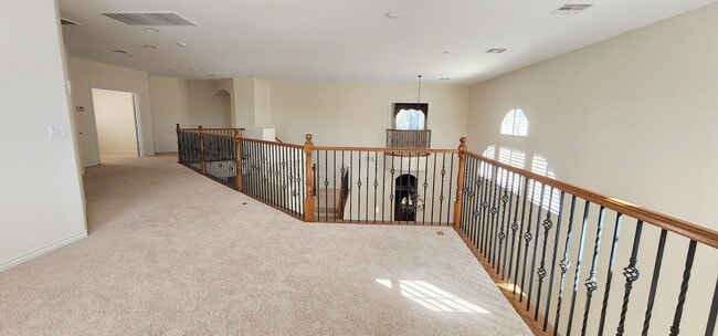 Building Photo - Spacious 5-Bedroom Home in Gated Las Vegas...