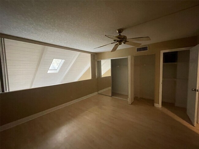 Building Photo - 57 Deer Creek Rd