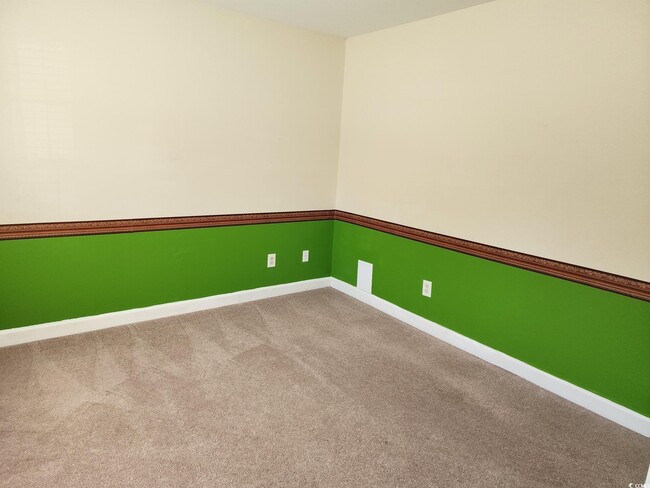 Building Photo - 176 Whispering Oaks Dr