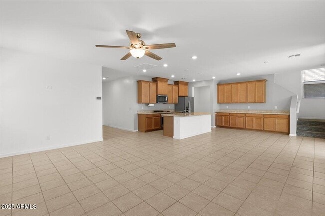 Building Photo - 14074 W Valentine St