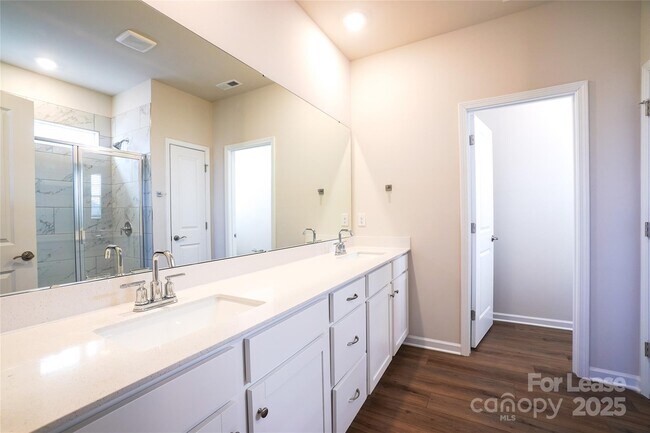 Building Photo - 1403 Caracara Ct