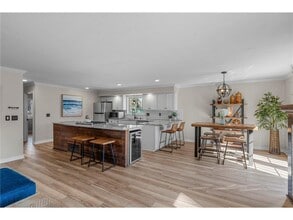 Building Photo - 540 Orchid Ln N