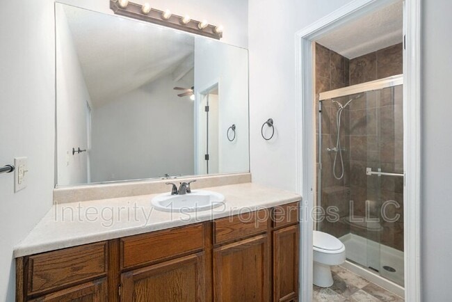 Building Photo - 3541 NE 72nd Terrace