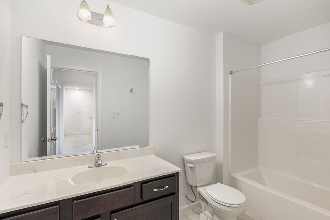 Building Photo - 7880 Briarwood Dr