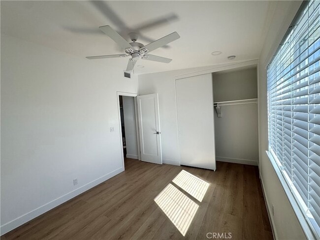 Building Photo - 9872 Kings Canyon Dr