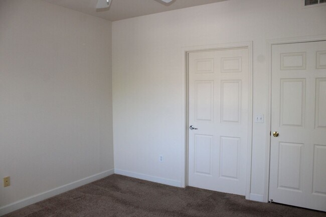 Building Photo - 501 Gibson Dr