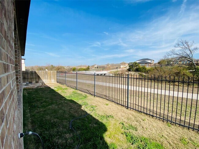 Building Photo - 708 Aliso Trail