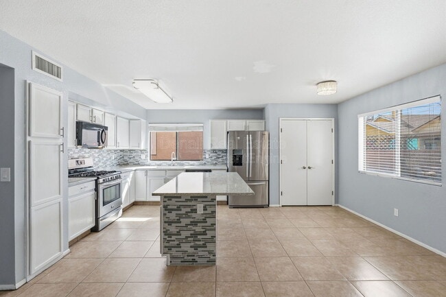 Building Photo - 10008 E Paseo San Ardo