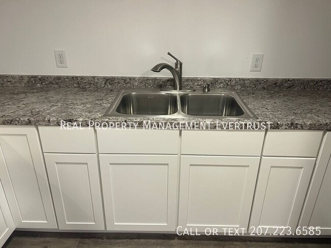 Building Photo - 56 ME-133