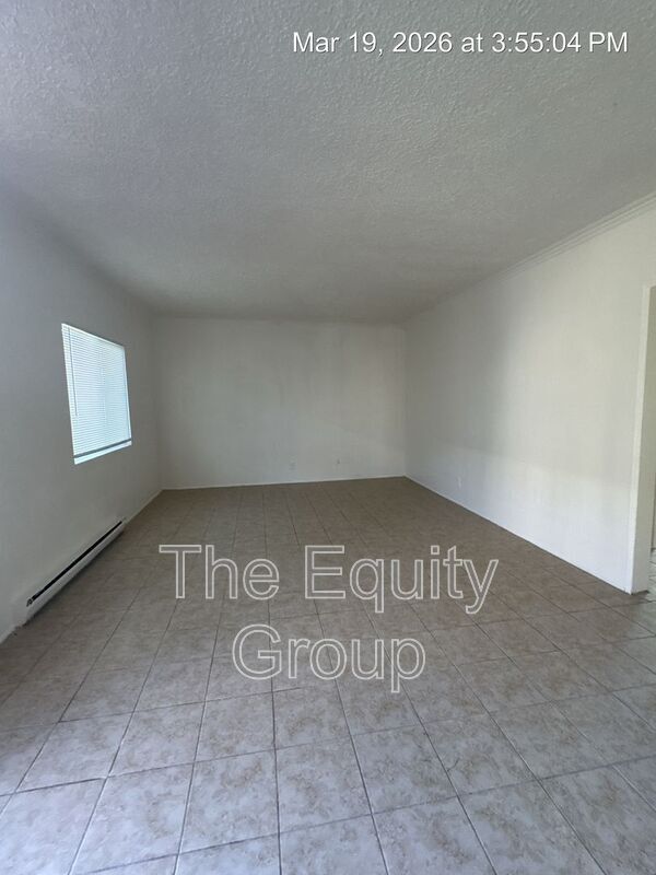 Building Photo - 570 S Richmond Ave