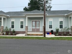 Building Photo - Thelma Lane - Luxury 3 Bedroom House
