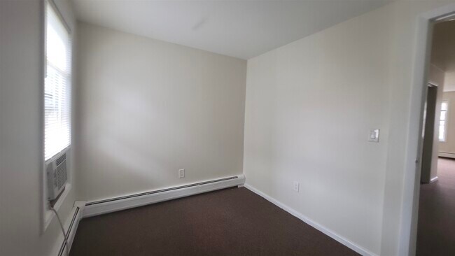 Building Photo - 77 Colgate St