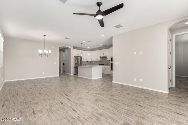 Building Photo - 34924 N Hawley Dr