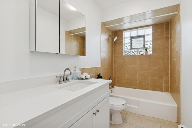 Building Photo - 512 Ida Ct Unit 2