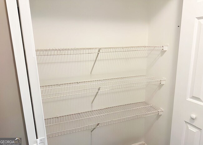 Building Photo - 220 Wild Flower Ln