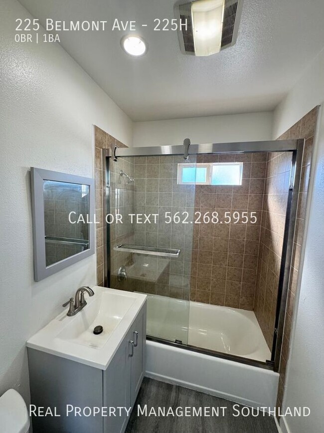 Building Photo - Beautiful Studio Apartment for Rent Long B...