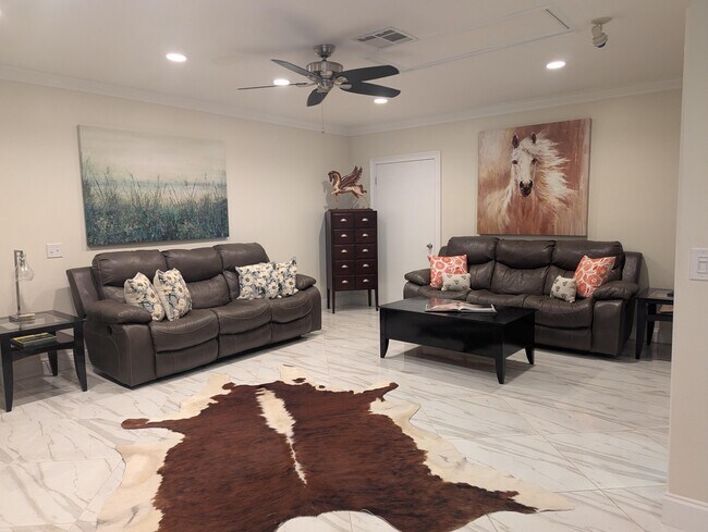 Building Photo - 708 Rambling Dr Cir