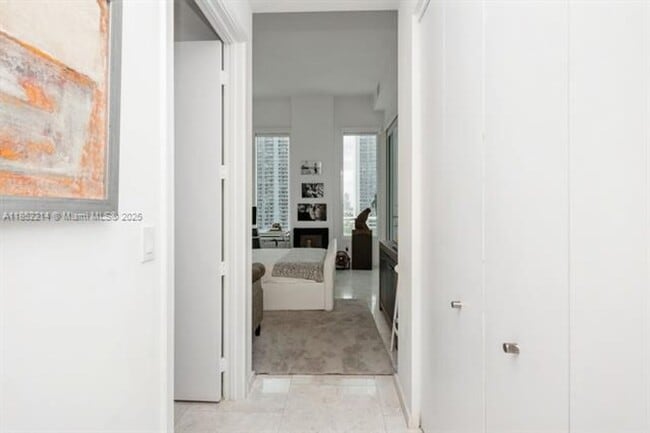Building Photo - 900 Brickell Key Blvd