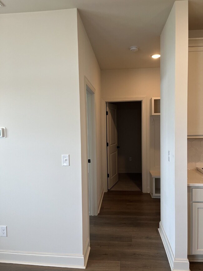 Building Photo - "Spacious 4-Bedroom Retreat with 3.5 Baths in Charming Mt. Juliet!"