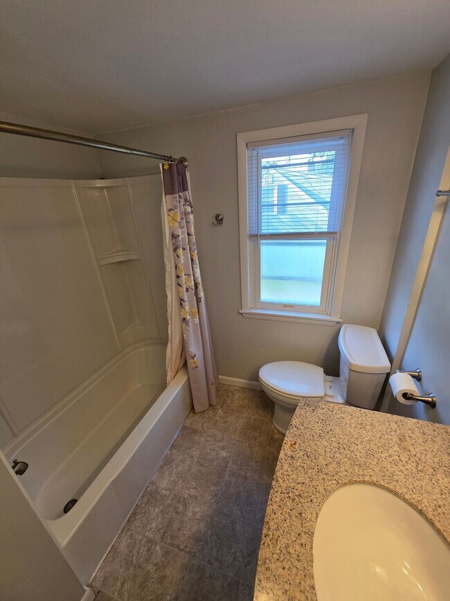 Building Photo - Greece Spacious 3 Bedroom 2 Full Bath Home Available Now