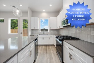 Building Photo - 318 Charlock St