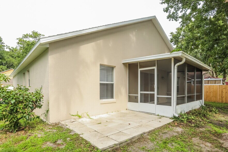 Building Photo - 813 Shell Ln