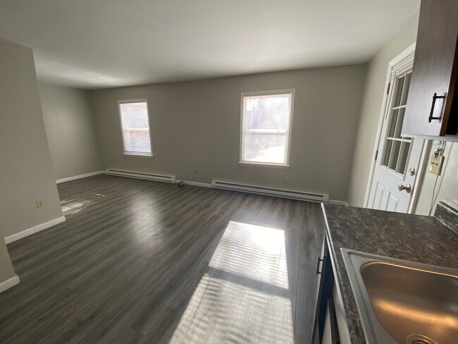 Open kitchen and living room - 70 West St