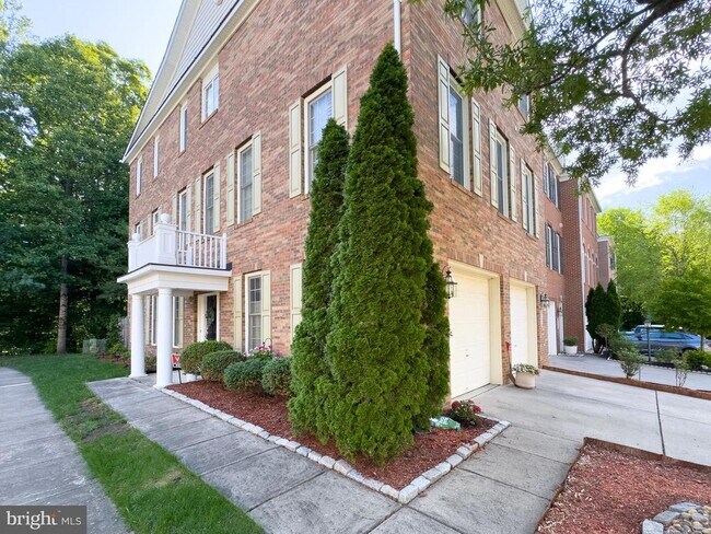 Building Photo - 8320 Dockray Ct