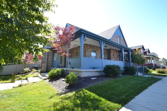 Building Photo - Stunning 6 bedroom 3 bathroom home in Daybreak South Jordan!!!