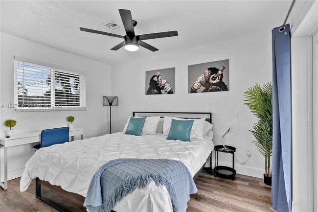 Building Photo - 7831 Hope St