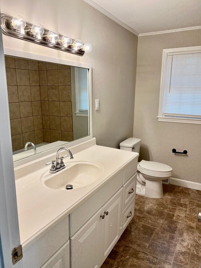 Building Photo - 1278 Redding Ln