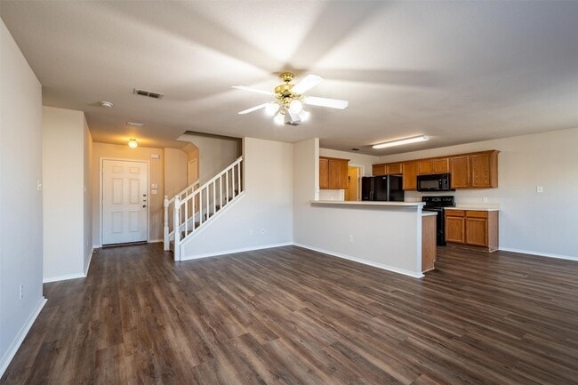 Building Photo - 228 Memory Dr