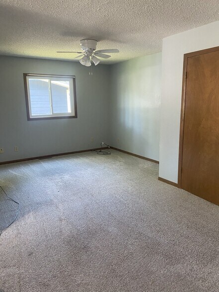 Living Room - 219 Marion Dr