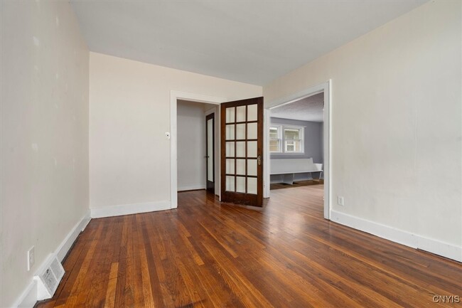 Building Photo - 1410 Fincke Ave