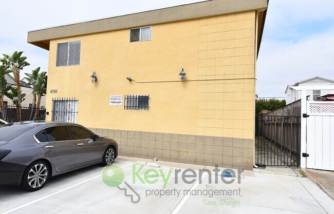 Building Photo - Normal Heights Condo| Walkable To Adams Ave |