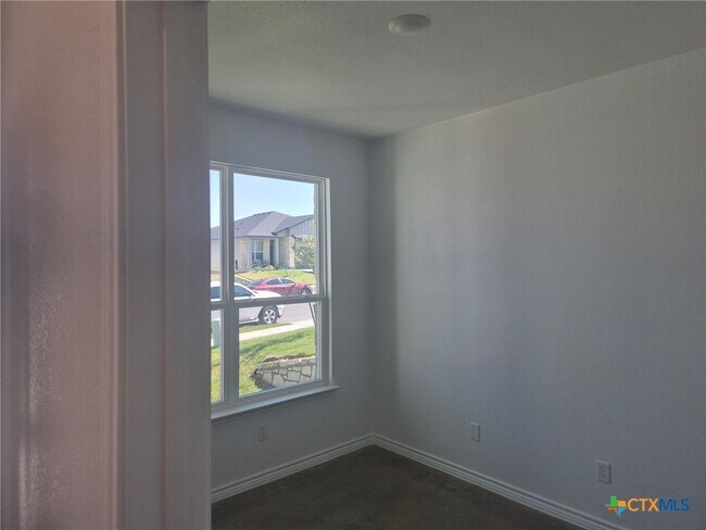 Building Photo - 3907 American Elm Dr