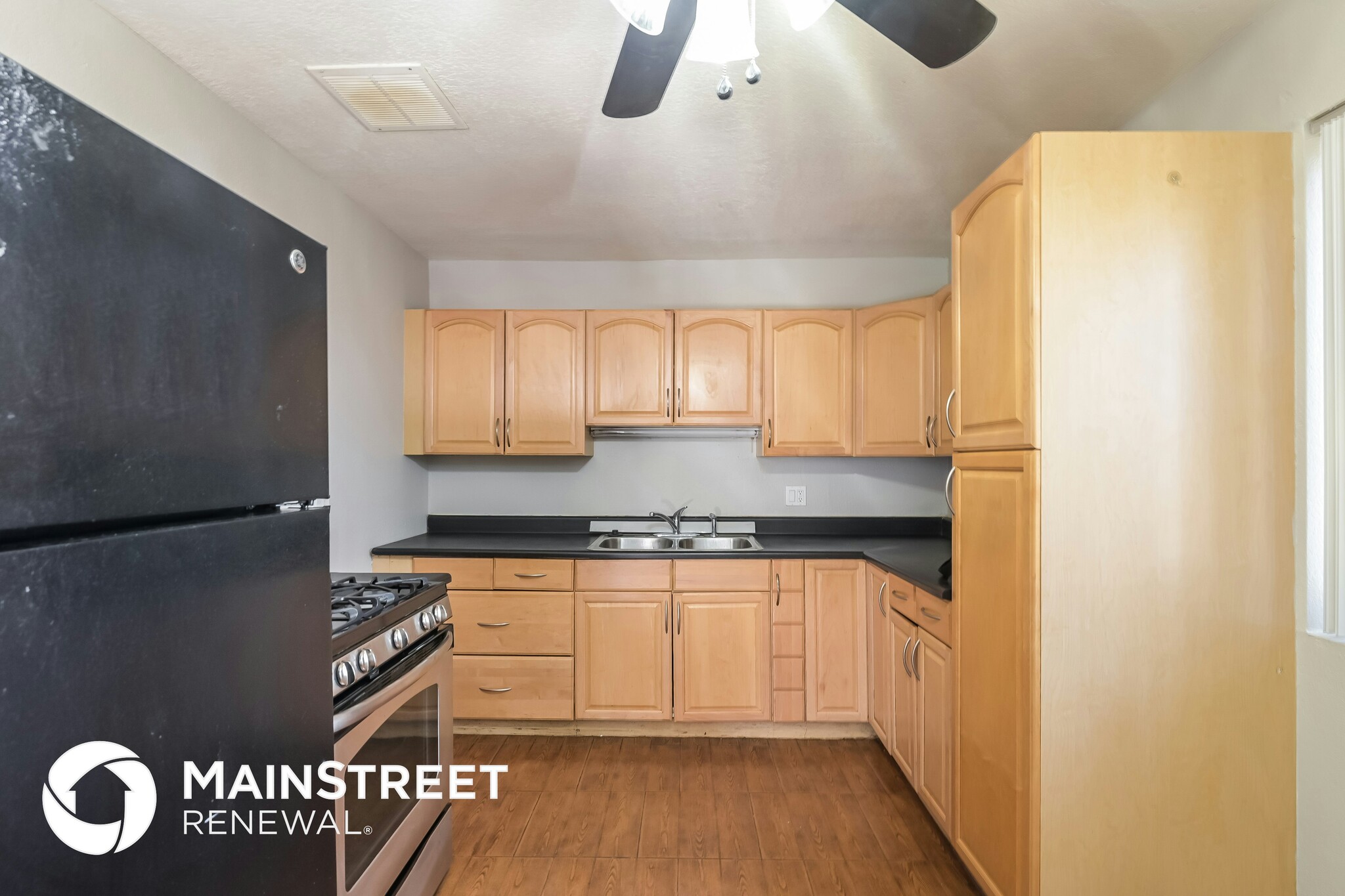 Building Photo - 112 W Gary Way