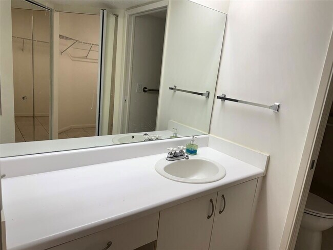 Building Photo - 1001 SW 141st Ave