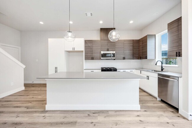 Building Photo - Bauman Heights